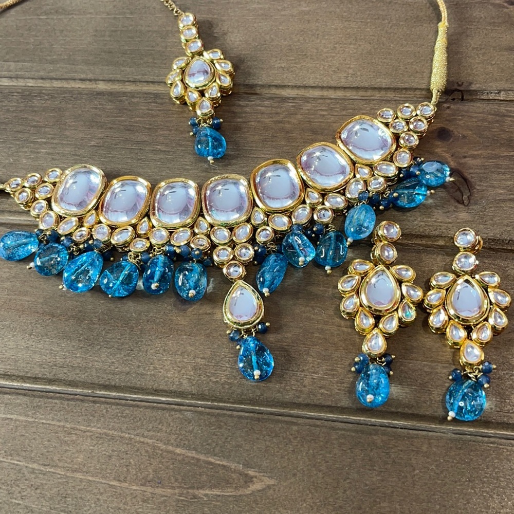 Beautiful new Indian reversible uncut kundaan set.